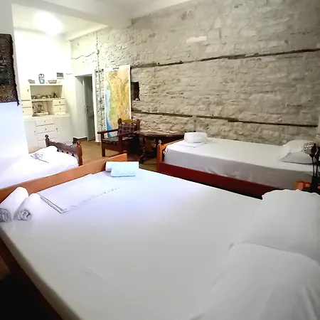 Celo Affittacamere Gjirokastër